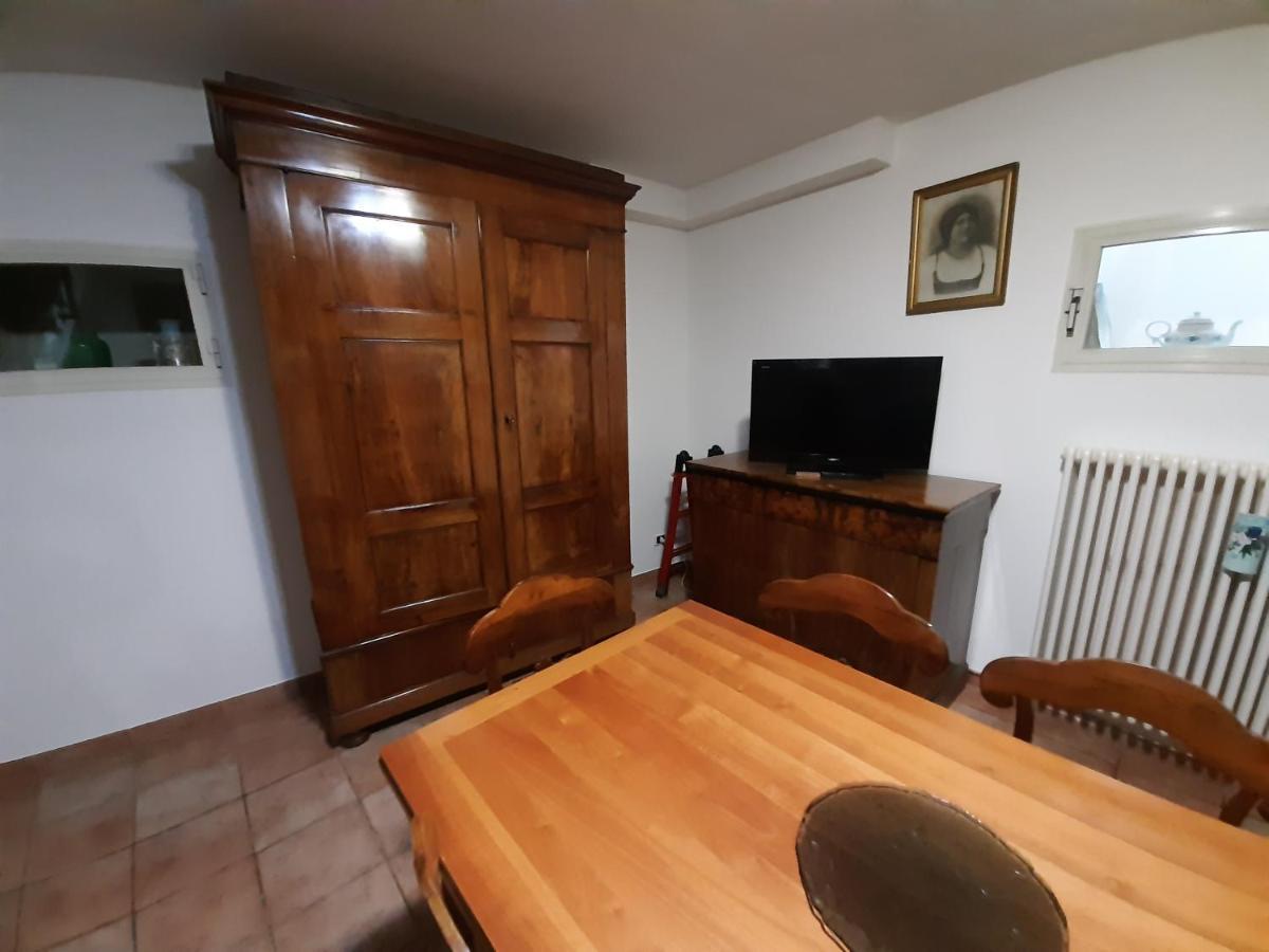 カステル・ディ・サングロ La Casa Di Walter E Rosaヴィラ エクステリア 写真