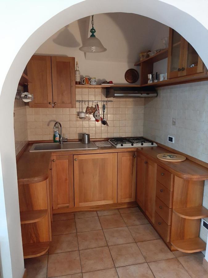 カステル・ディ・サングロ La Casa Di Walter E Rosaヴィラ エクステリア 写真