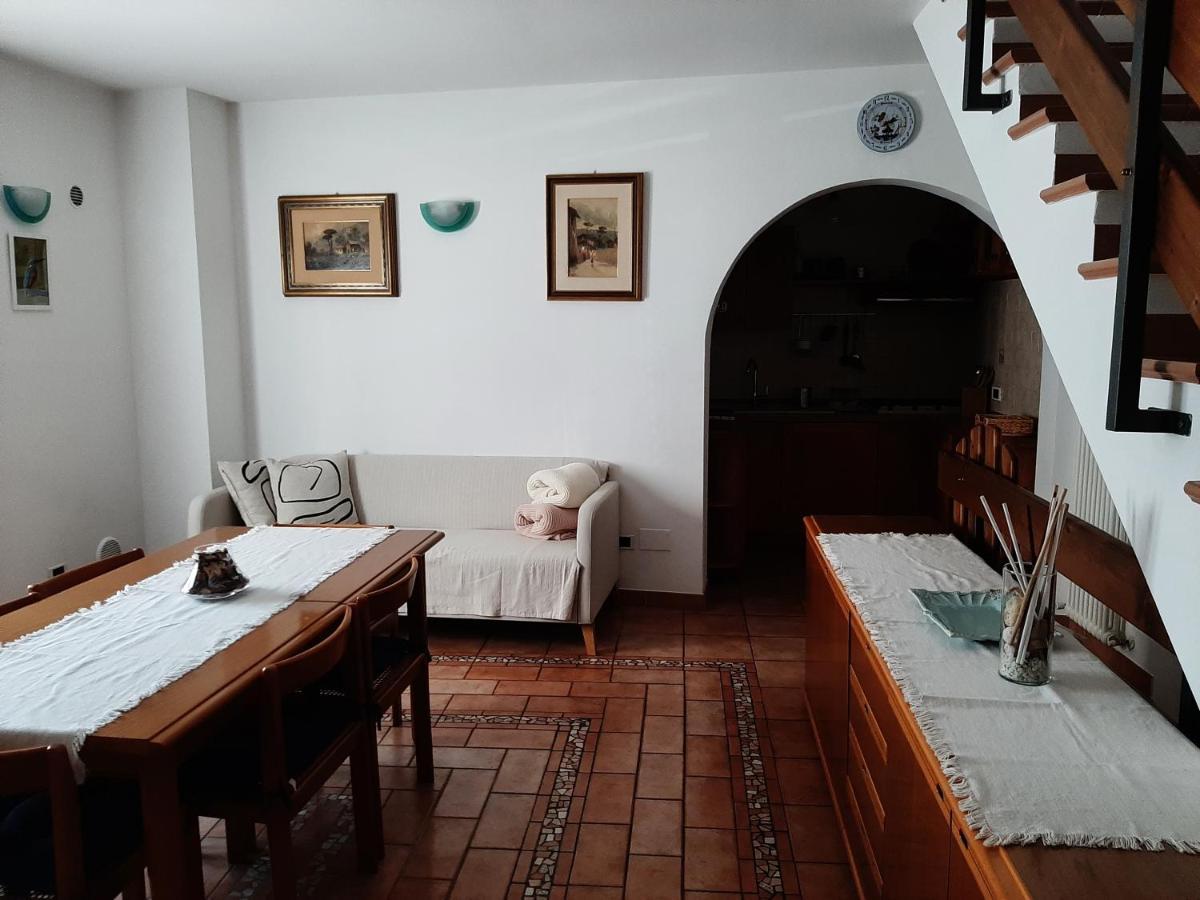 カステル・ディ・サングロ La Casa Di Walter E Rosaヴィラ エクステリア 写真